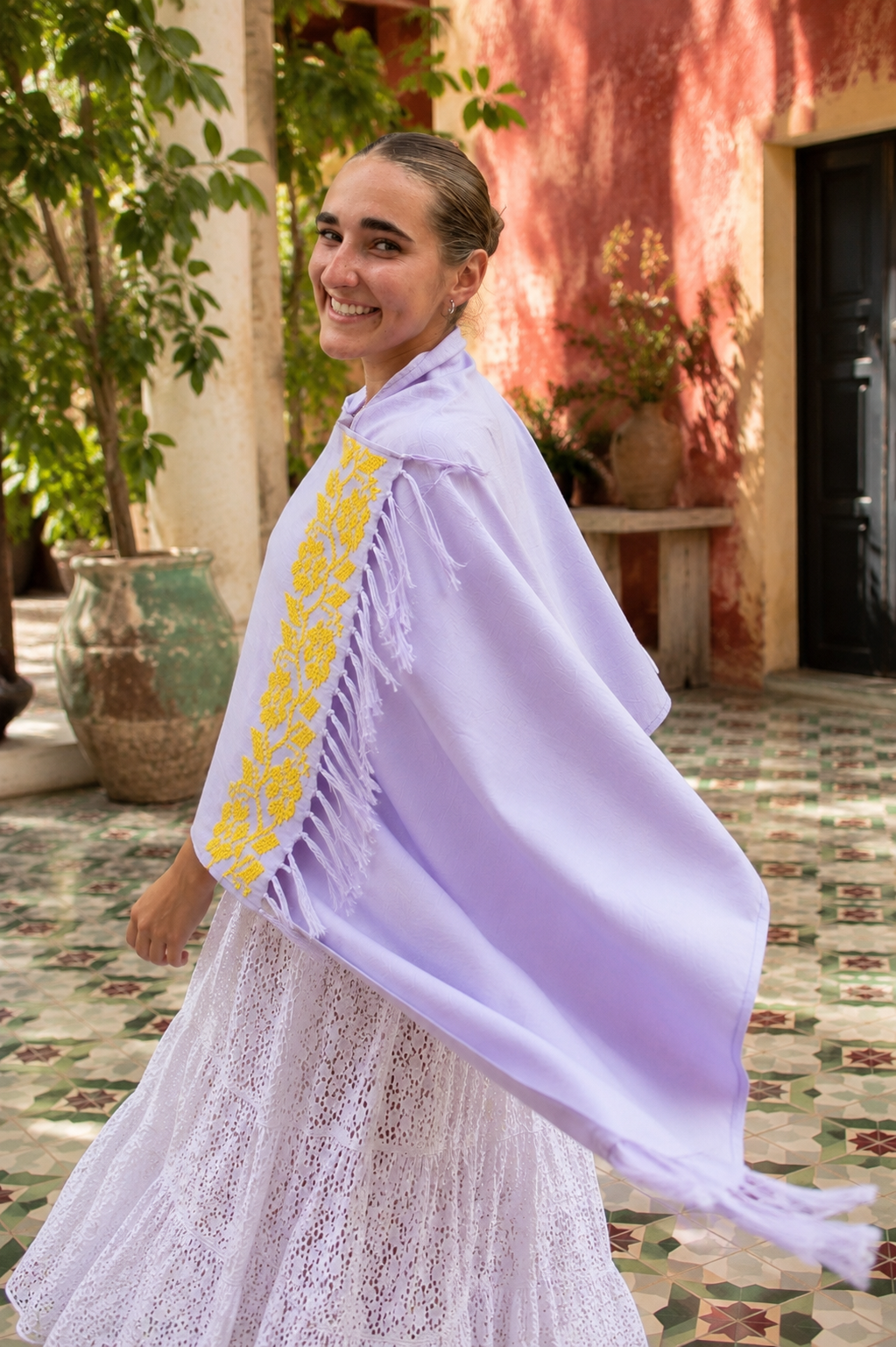 Rebozo artesanal Lavanda en detalle, teñido con tintes naturales de México.