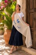 Rebozo artesanal Mariposa Tropical en tonos vibrantes, tejido a mano en México.